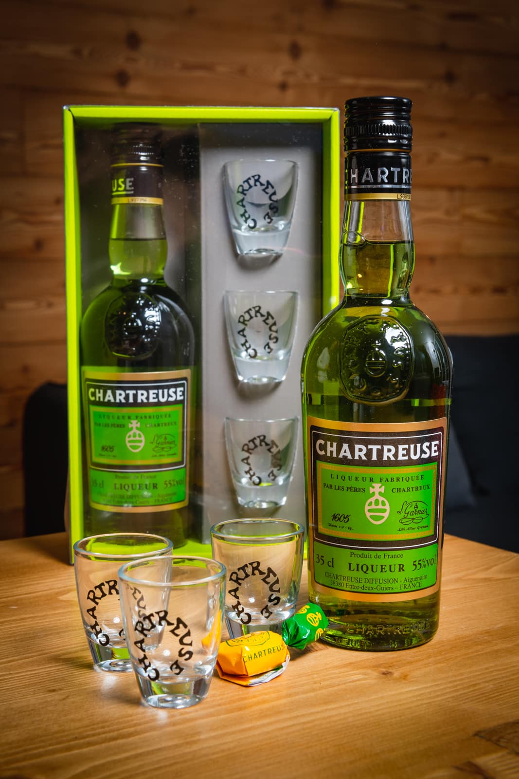 Coffret Chartreuse Verte 35 cl et 3 verres gravés