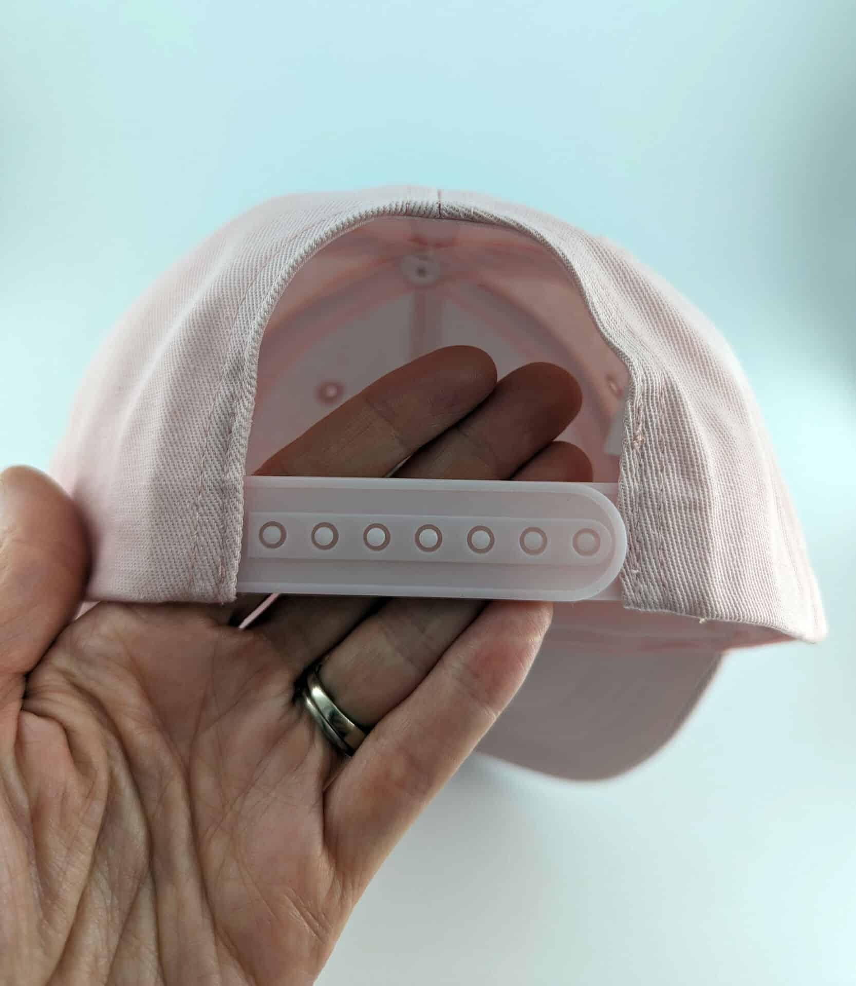 casquette_chartreuse_rose_fermeture